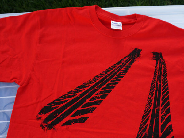 "OverSpun" T-Shirt in Red, Front